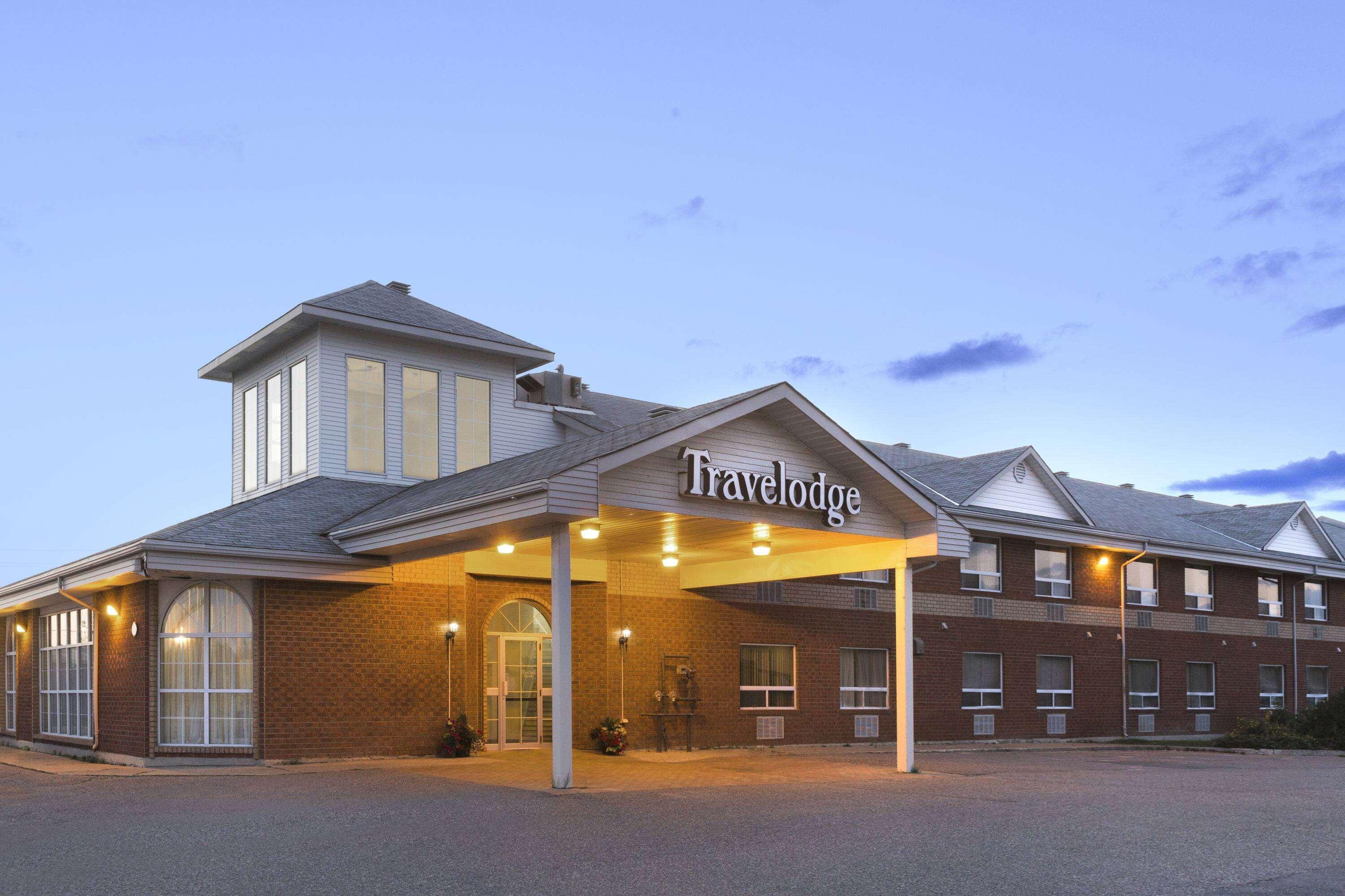 Travelodge By Wyndham Тіммінс Екстер'єр фото